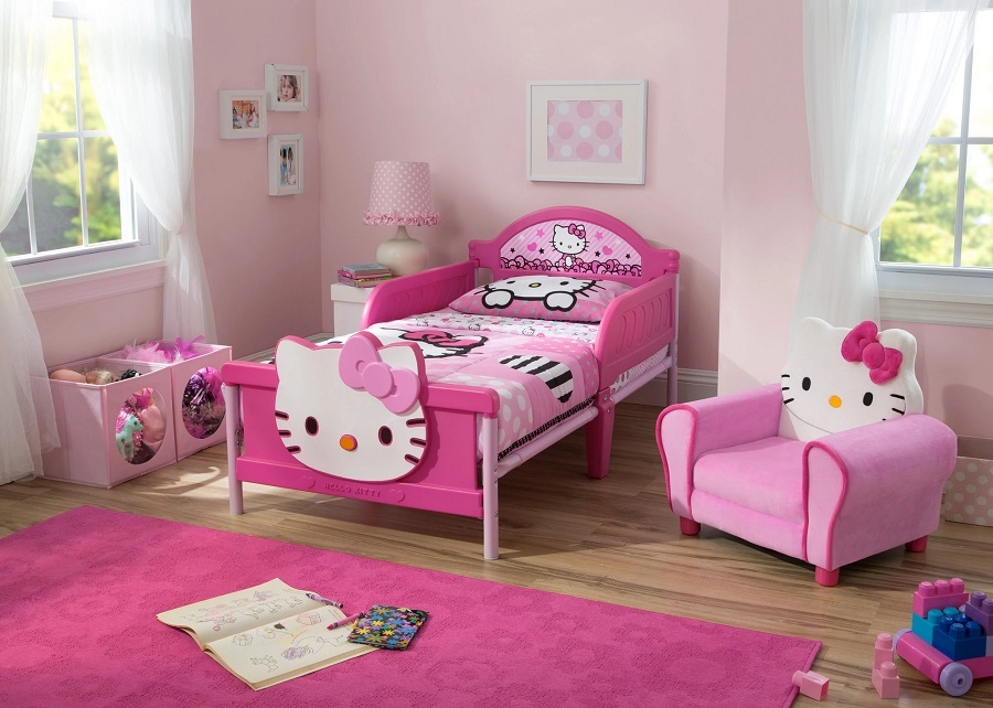 Giường ngủ Hello Kitty được thiết kế thêm gờ chắn hai bên để đảm bảo an toàn cho bé khi ngủ