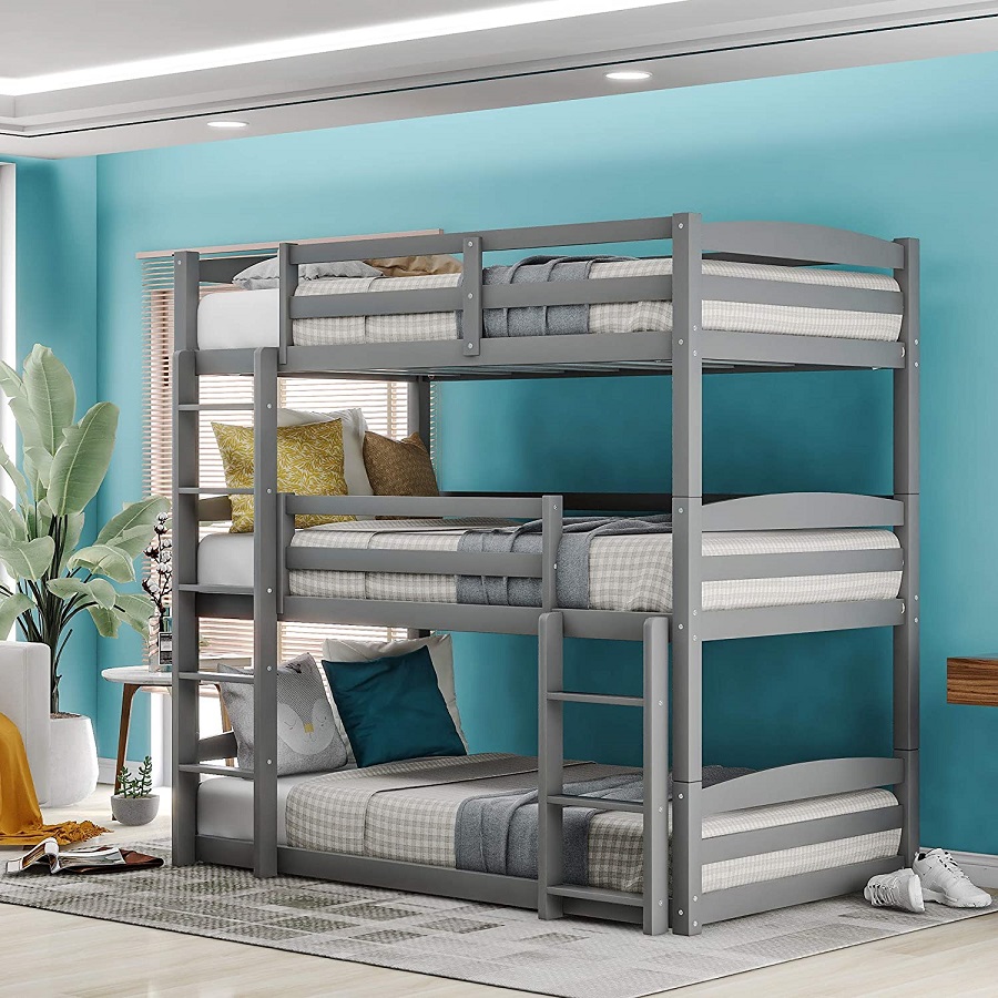 Mẫu giường 3 tầng được sơn màu ghi xám luôn đem lại phong cách sang trọng và tinh tế cho căn phòng. Với mẫu này sẽ giúp cho trẻ có được những giấc ngủ sâu hơn và thoải mái hơn.