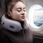 Gối massage hay còn gọi là “Massage Pillow” là một loại sản phẩm được nghiên cứu và chế tạo thông qua hệ thống các con lăn hoặc các tia hồng ngoại. Nó có tác dụng trực tiếp đến các phần cơ thể thường xuyên bị đau, mỏi như cổ, vai, gáy, lưng nhằm giúp người dùng thư giãn, dễ chịu, giảm bớt cảm giác đau nhức.