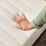Độ đàn hồi của nệm là một trong những yếu tố liên quan trực tiếp đến sự trải nghiệm của khách hàng khi lưu trú.