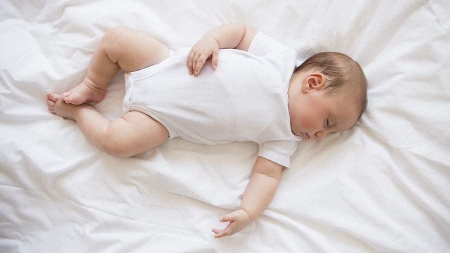 Ngủ nằm ngửa là tư thế tốt nhất để trẻ tăng chiều cao