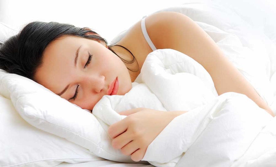 Ngủ nghiêng là tư thế thích hợp nhất với người hay ngủ ngáy
