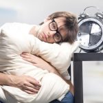 Tình trạng mất ngủ phát sinh do nhiều nguyên nhân và nó có thể để lại hậu quả xấu đối với sức khỏe, tinh thần nếu không được điều trị