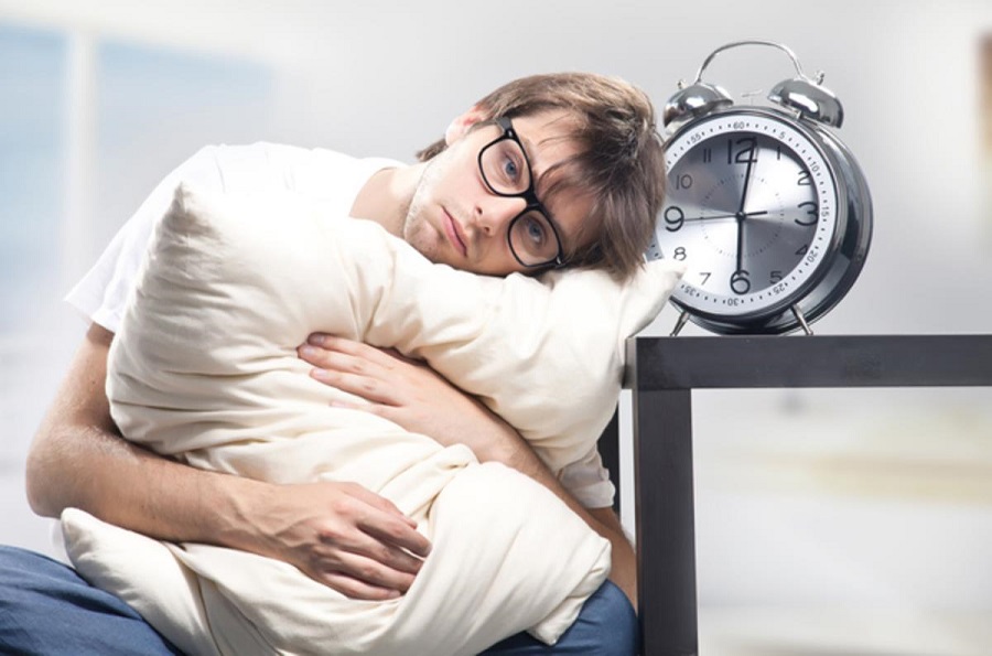 Tình trạng mất ngủ phát sinh do nhiều nguyên nhân và nó có thể để lại hậu quả xấu đối với sức khỏe, tinh thần nếu không được điều trị