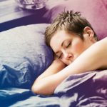 Tư thế ngủ đúng giúp người đau đầu cảm thấy thoải mái, dễ chịu hơn