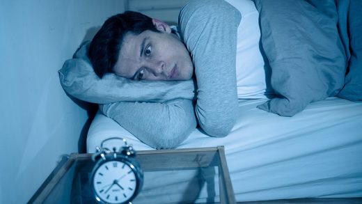 Mất ngủ cũng là một trong những nguyên nhân gây nên tình trạng thâm mắt