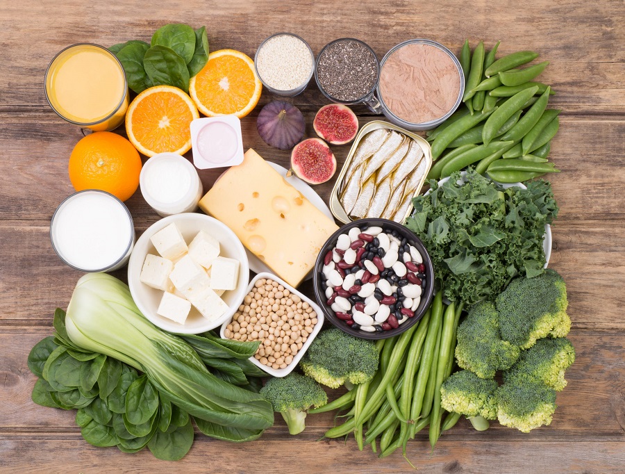 Bổ sung thực phẩm giàu canxi, vitamin tốt cho xương khớp sẽ ngăn chặn nguy cơ gây ra các cơn đau khó chịu