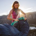 Để chọn được một chiếc túi ngủ phù hợp cho các hoạt động đi phượt, dã ngoại, bạn cần chú ý một số yếu tố liên quan đến thiết kế, chất liệu, tính năng và giá thành của sản phẩm